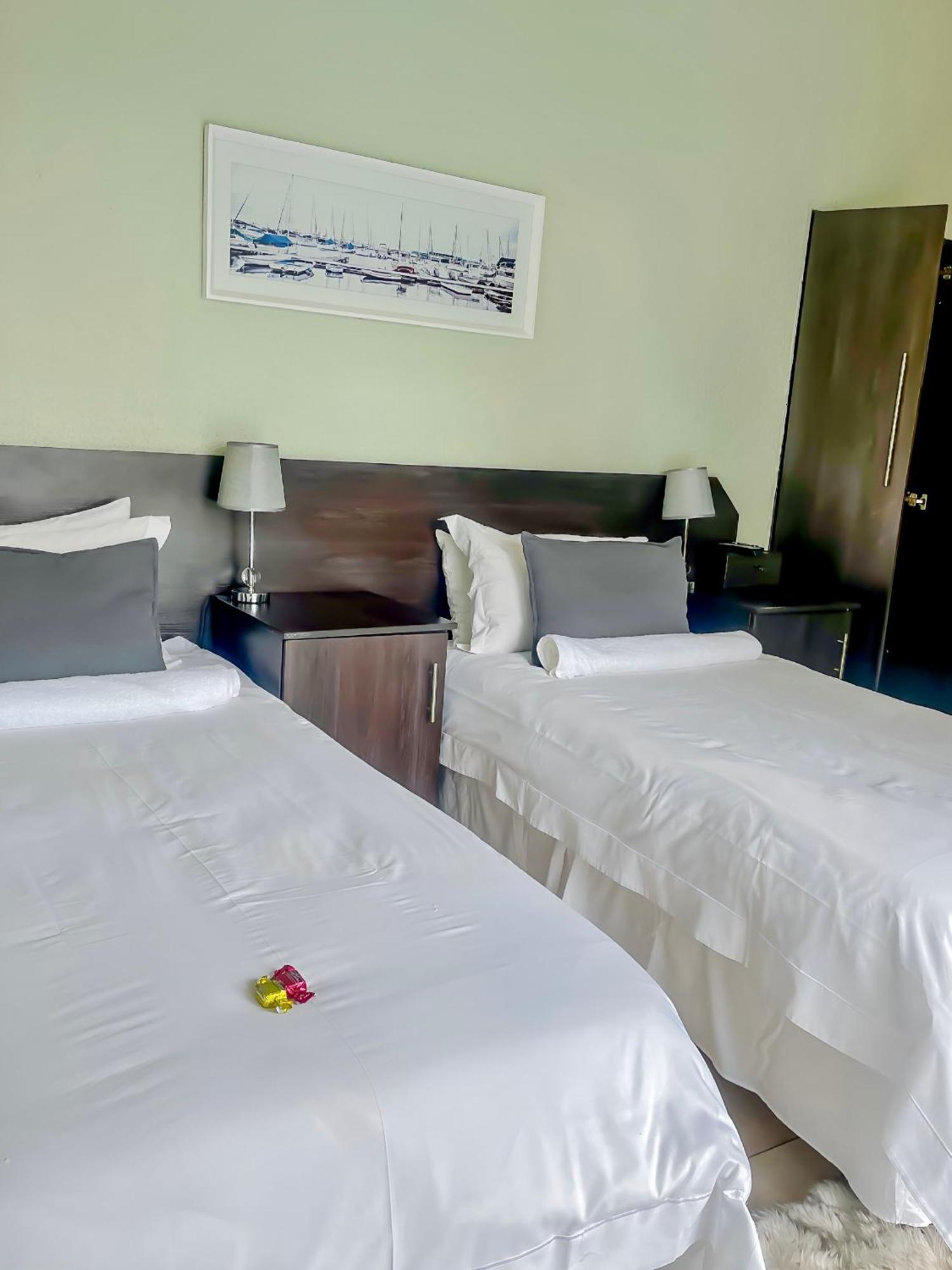 Oasis Of Life Guest House Witbank Esterno foto