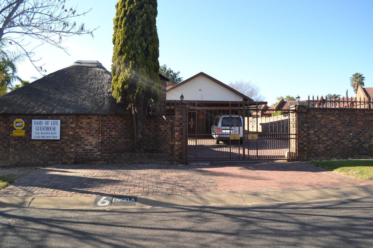 Oasis Of Life Guest House Witbank Esterno foto
