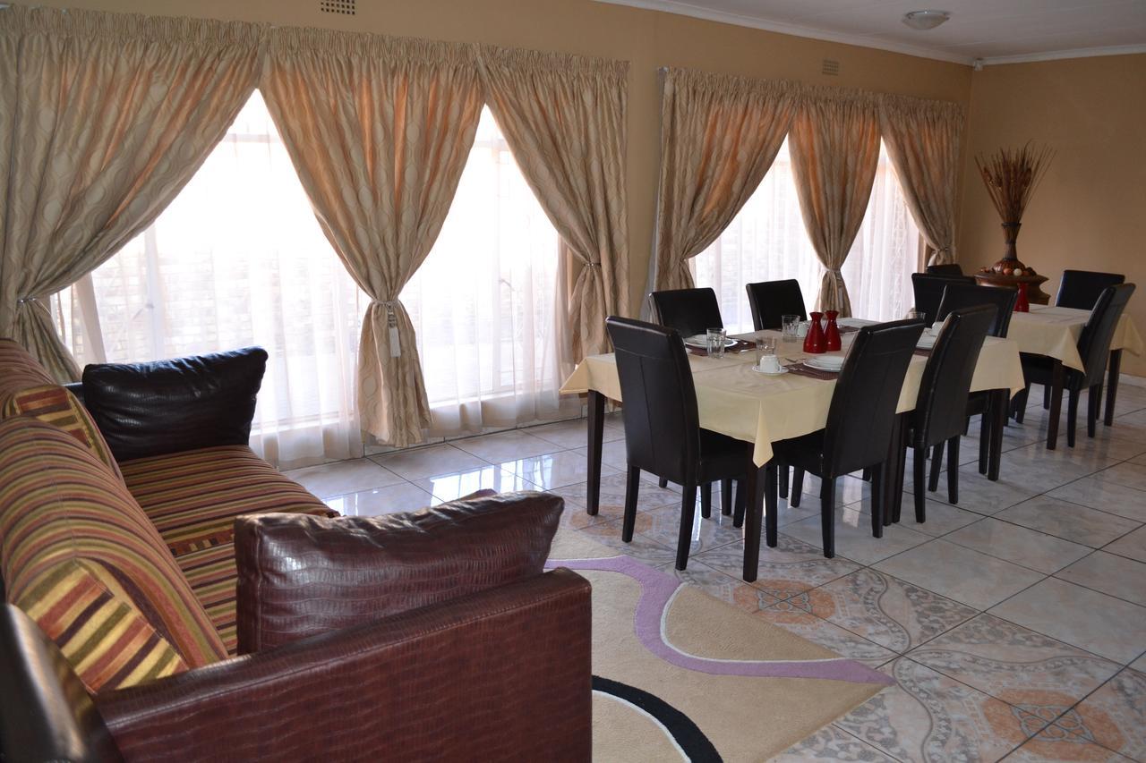 Oasis Of Life Guest House Witbank Esterno foto