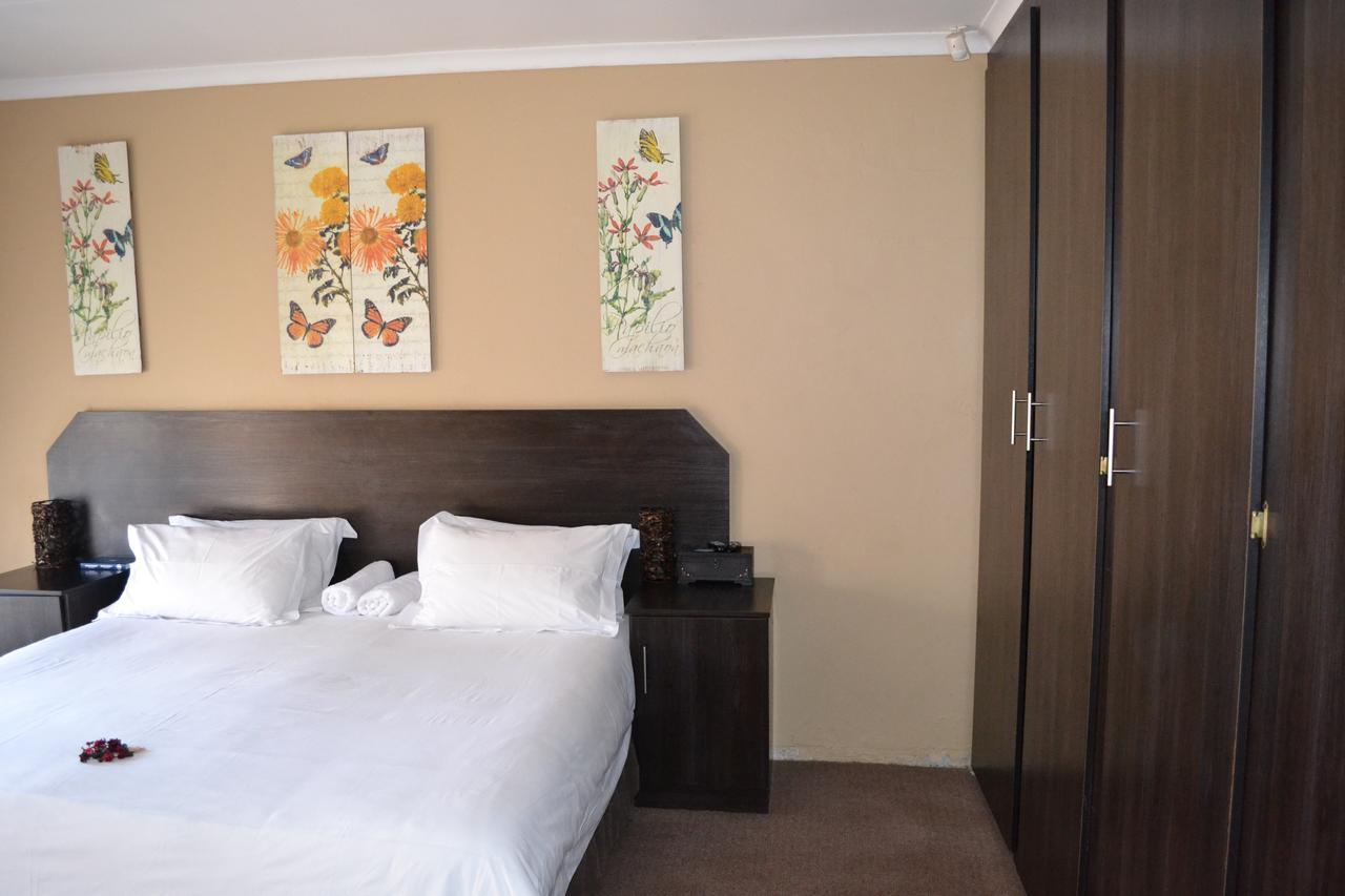 Oasis Of Life Guest House Witbank Esterno foto