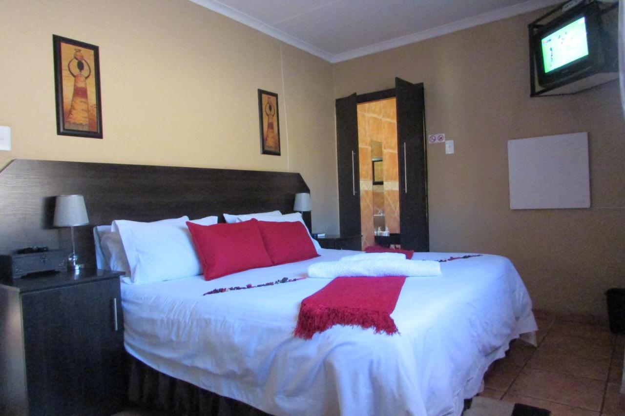 Oasis Of Life Guest House Witbank Esterno foto