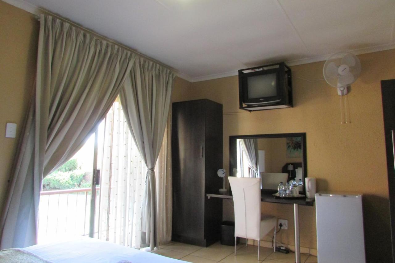 Oasis Of Life Guest House Witbank Esterno foto
