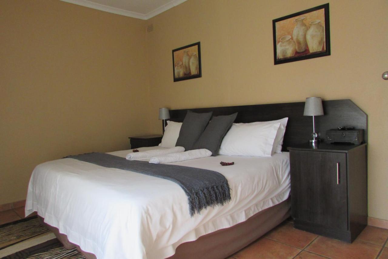 Oasis Of Life Guest House Witbank Esterno foto